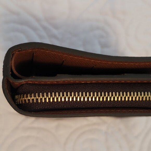 Louis Vuitton Vintage Wallet - Picture 12 of 13